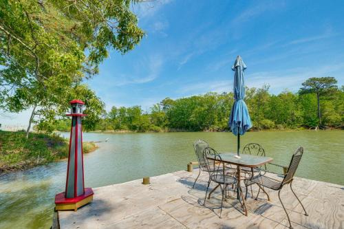 Heathsville House | Heathsville Home with Sunroom Less Than 10 Mi to Beach!