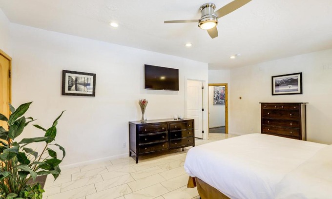 Charleston House | Heber City Home Private Yard and Hot Tub!