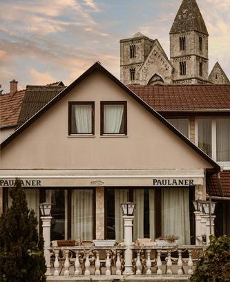 Zsambek House | Hegyalja Étterem és Panzió