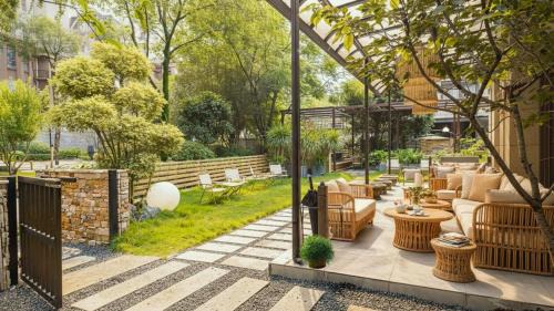 Emeishan House | Heinemanns Guest House With Jacuzzi Local Family vibes