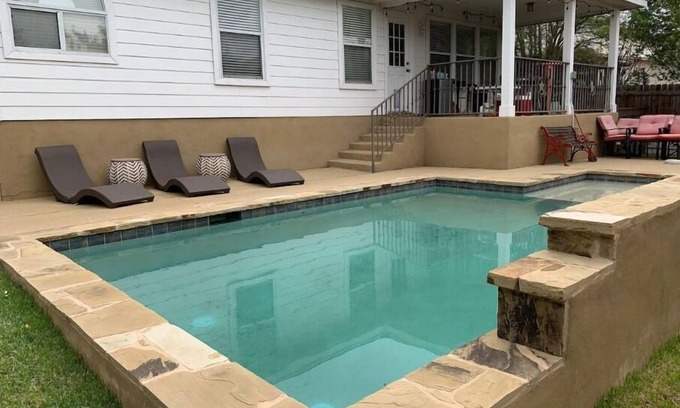 San Antonio House | Helotes Pool House Perfect for Entertaining