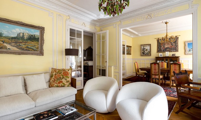 6th Arrondissement Apartment | Hemingway's Hood between Luxembourg Gardens and Montparnasse
