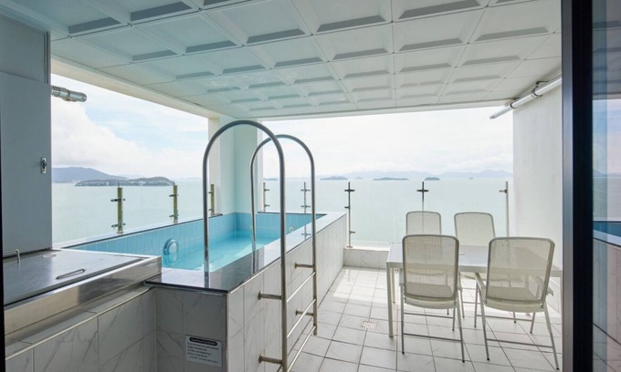 Dolsan-eup Resort | HEMIRION POOL VILLA&RESORT