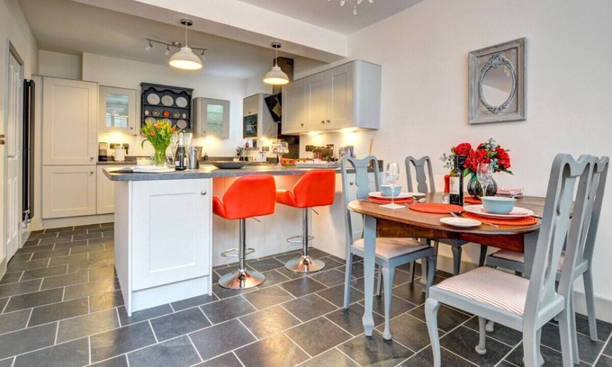 Nefyn Apartment | Hen Bost Nefyn - One Bedroom Apartment, Sleeps 2
