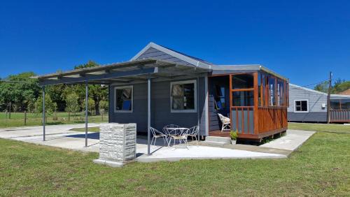 Nelson Mandela Bay Apartment | Hen & Hound