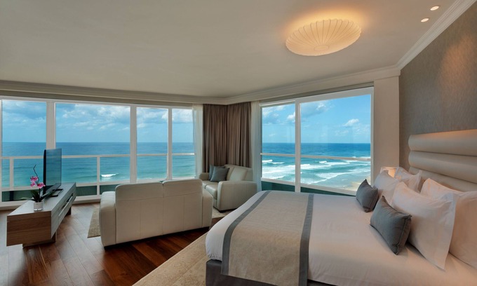 Herzliya Pituach Hotel | Herbert Samuel Okeanos Suites Herzilya