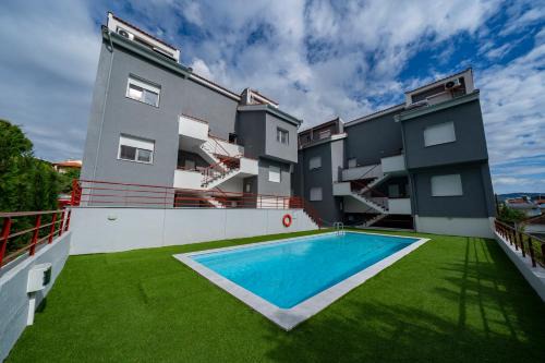 Nea Iraklitsa Apartment | Hermes Design Suites