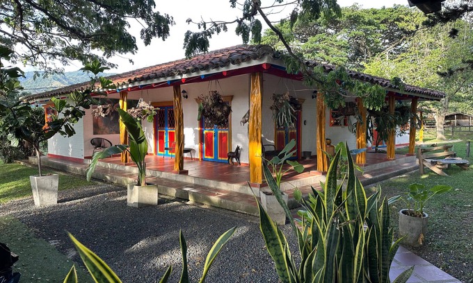 El Cerrito Villa | Hermosa casa en las montañas en Santa Elena