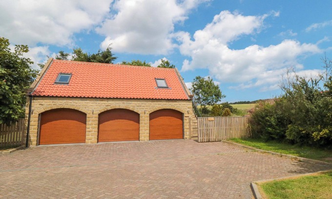 Staintondale Cottage | HERON NEST, pet friendly, with a garden in Scarborough