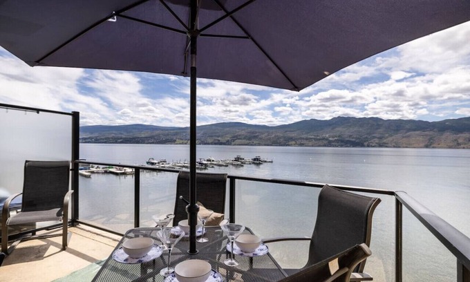 Westbank Condo | Heron on the Lake- King Bed! Right on the Beach