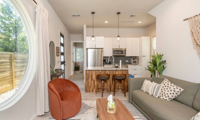 South Manchaca House | Hestia: New and Modern Near South Congress