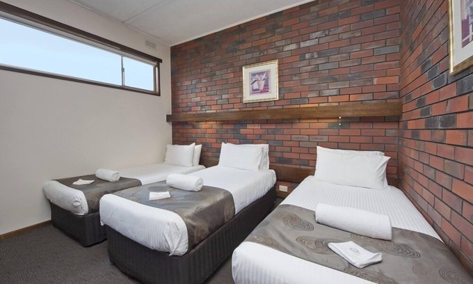 Stawell Hotel | Hi Way Eight Motor Inn