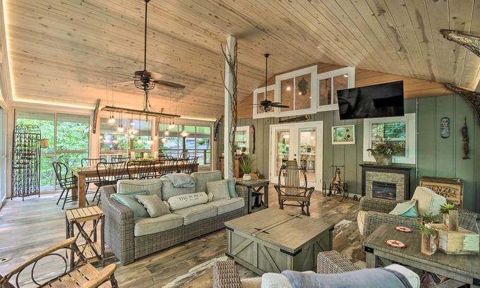 Hiawassee House | Hiawassee Getaway w/Hot Tub, Deck & Lake Access!