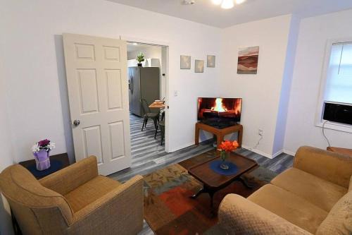 Communipaw Apartment | Hidden Gem-1Bedroom with Plenty Free Street Parking