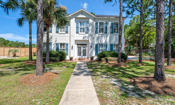 Sugarwood Beach House | Hidden Gem! Private lot, Private Pool w/Hot Tub! Near Seagrove!