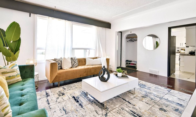 East Kildonan House | Hidden Gem: stylish 5BDRM w/Brand New Spa Hot tub