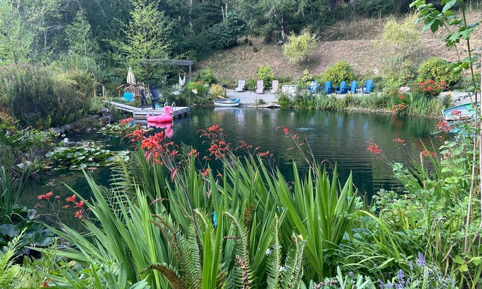 Metchosin Apartment | Hidden Pond Gong Suite - Luxury , Pet Friendly, with Hot Tub and Private Beach