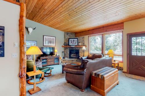 Big Sky Apartment | Hidden Village 20