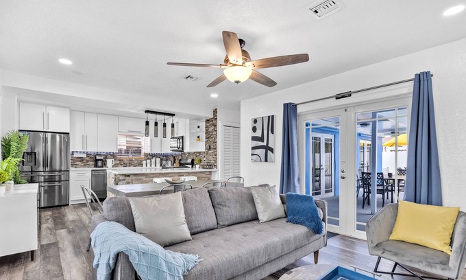 Driftwood House | Hideaway 3 Bedrooms with Private Pool and Game Room