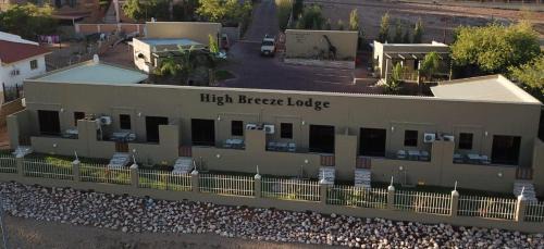 Upington Cabin | High Breeze Lodge