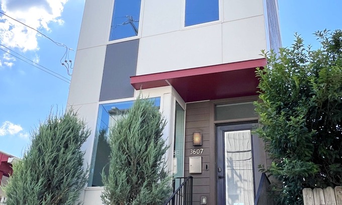 Lower Lawrenceville House | High-End Modern w/Roof Deck @ Awesome Location