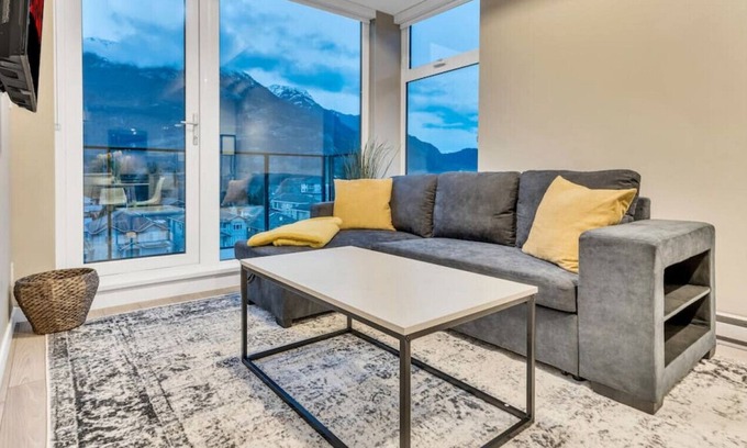 Downtown Squamish Apartment | High-End Squamish Penthouse With Mountain Views