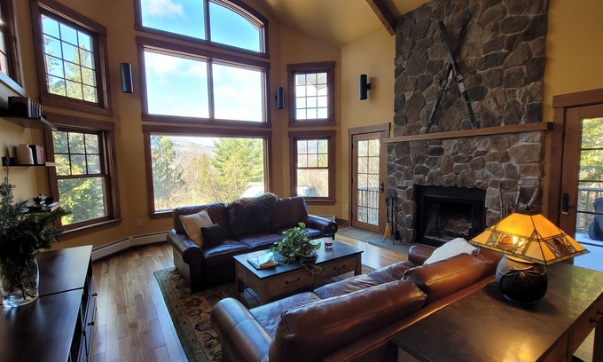 Waterville Valley House | High Noon Mountain House Spacious Ski Chalet