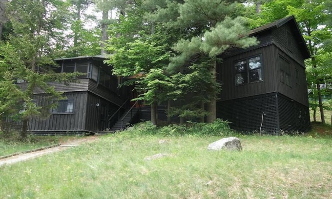 Keene Valley House | High Peaks Adjacent Family Retreat.