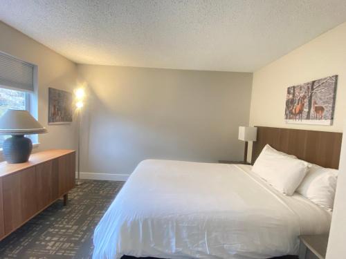 Quathiaski Cove Hotel | High Pont Resort