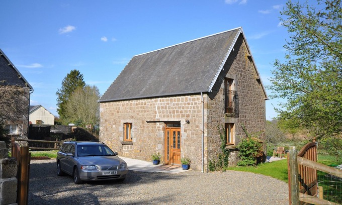 Vengeons House | High Quality Barn Conversion. Great village location. Super fast WIFI.