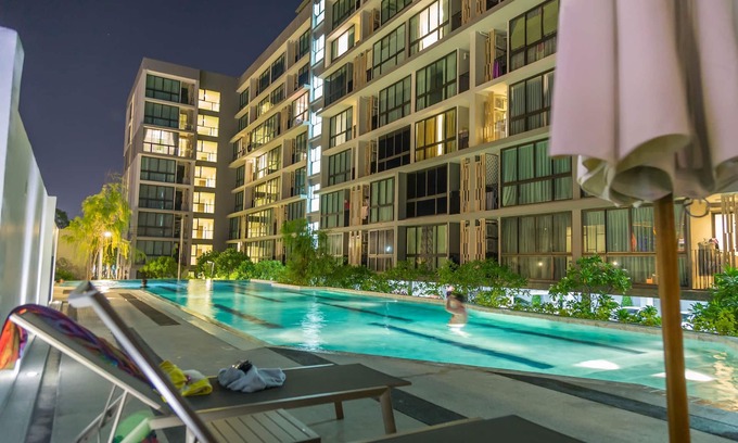 Talat Nuea Condo | High Speed WiFi Nature Light Bright and Clean Apartment