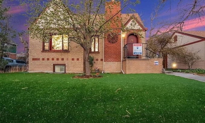 Sunnyside Apartment | Highlands Haven, Cozy Retreat in Historical Center