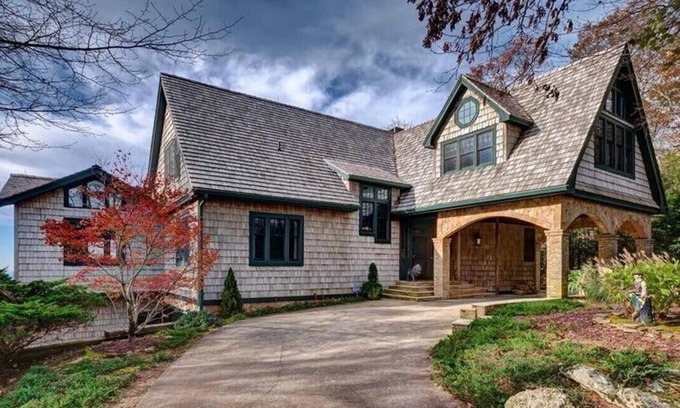 Highlands House | Highlands Home with Magnificent Blue Valley views