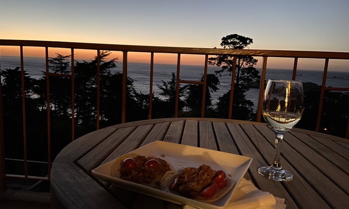 Carmel Highlands Cabin | Highlands Inn, minutes to Pebble Beach, Concours d'Elegance & Carmel by the Sea