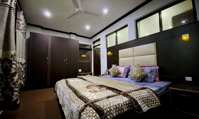 Srinagar House | Highway residency