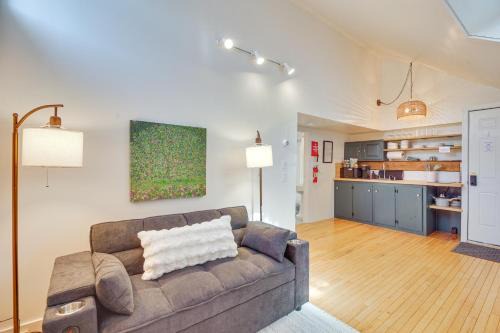 Waterbury Apartment | Hike and Leaf Peep Couples Retreat in Waterbury!