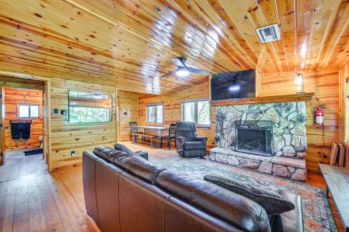Christopher Creek House | Hike and Snow Play! Creekside Cabin in Payson