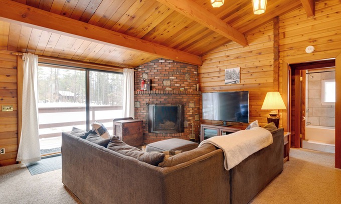 Franconia Cabin | Hike & Ski: Cabin w/Fireplace in Franconia!