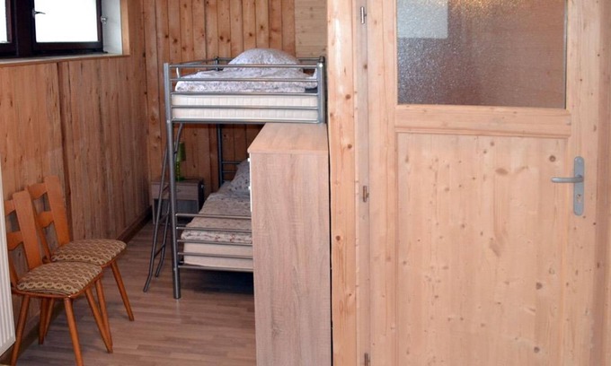 Mittelhof Apartment | Hiker's room 3 (4-bed room) - camping in the oak forest - camping - chalets