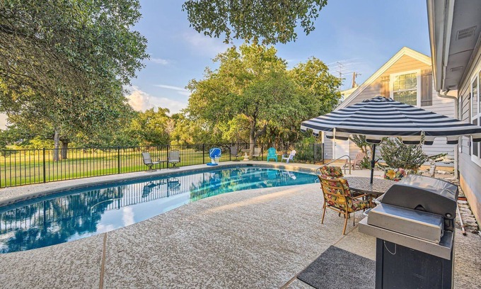 Dripping Springs House | Hill Country Escape, Pool Hot Tub & Games
