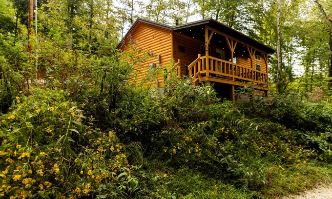 Campton Cabin | Hill Haven - Secluded RRG Cabin + Hot Tub