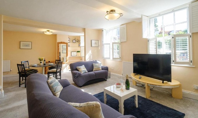 Framlingham House | Hill House Apartment