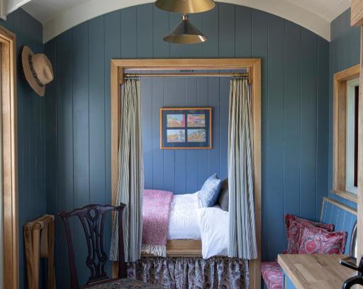Giddeahall Bed & Breakfast | Hill House B & B & Luxury Shepherds Huts