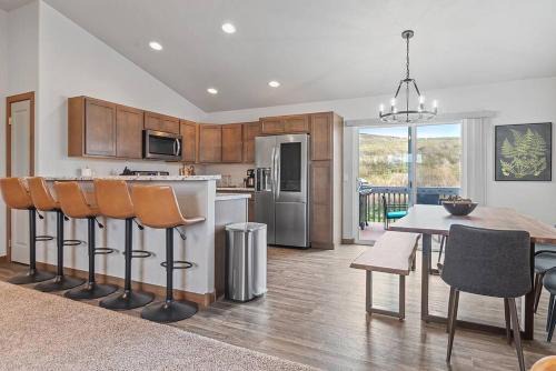 Rapid City House | Hill's View Retreat on the Edge of the Prairie