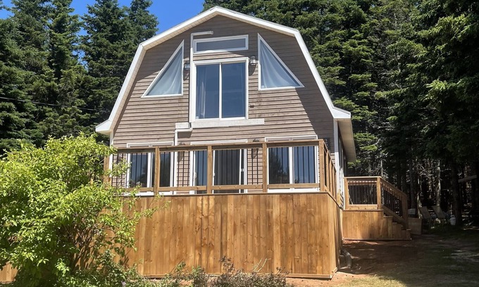 Stanley Bridge House | Hills Hideaway, a great place for a beautiful island getaway!