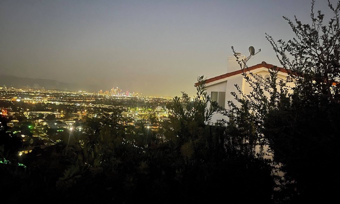 Crenshaw House | Hillside 4-bedroom house with Spectacular Views of Los Angeles & Hollywood Sign