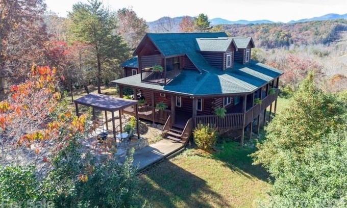 Rutherfordton Cabin | Hillside Haven - Amazing views with a hot tub!