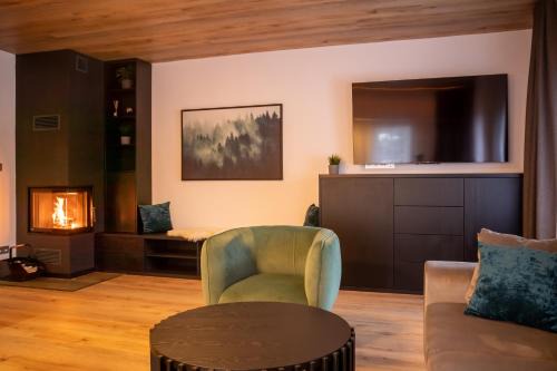 Loucna Pod Klinovcem Apartment | Hillside No. 18