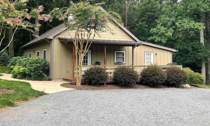 Tuscarora Cottage | Hilltop Cottage @ Shiloh