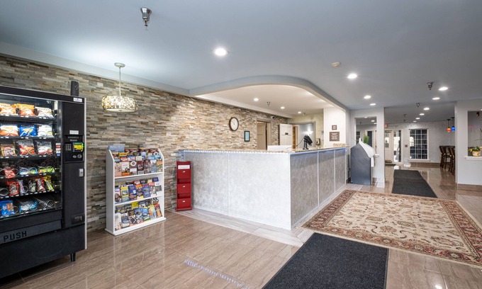 North Stonington Hotel | Hilltop Inn and Suites, near Foxwoods Casino